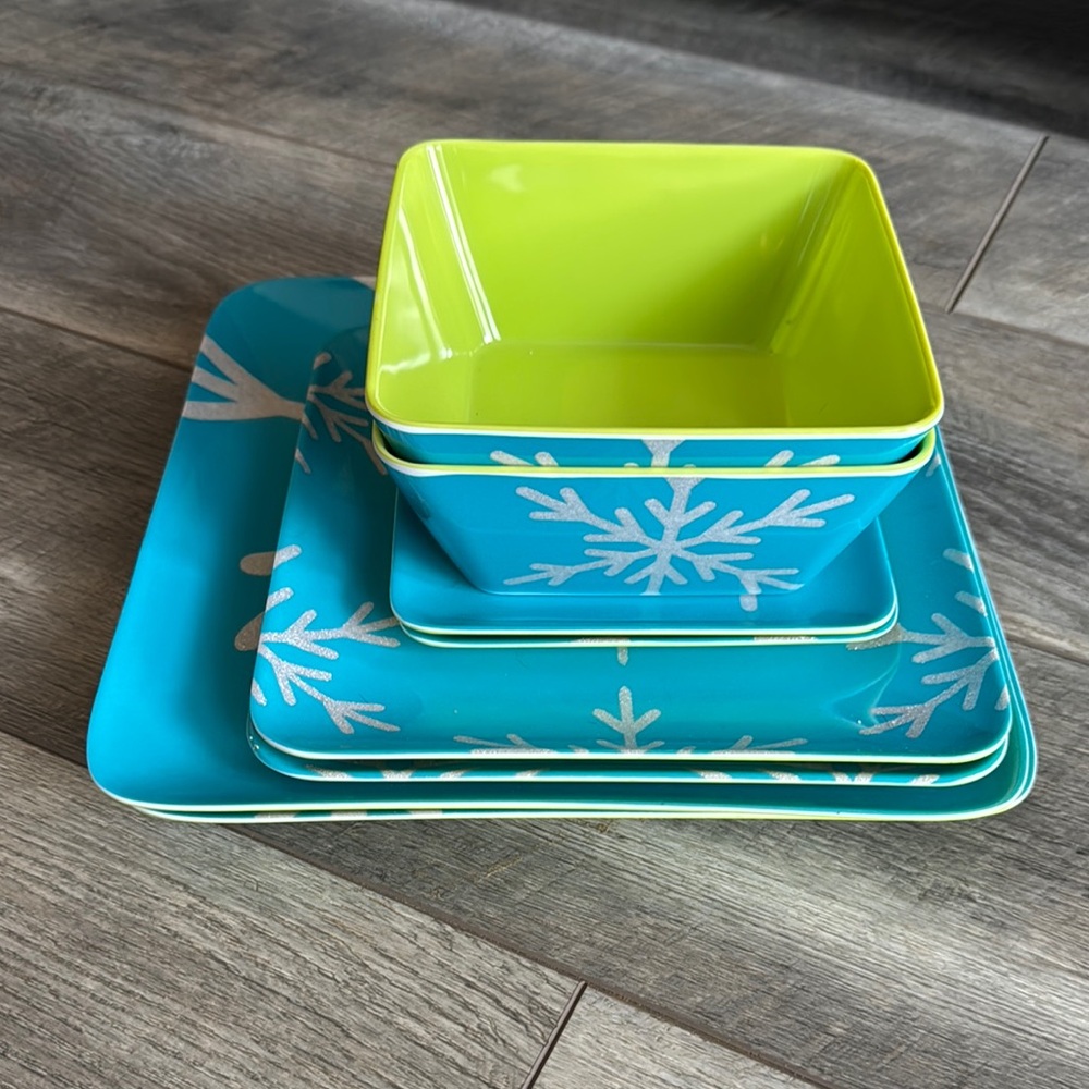 Blue and Green Snowflake Dinnerware Set